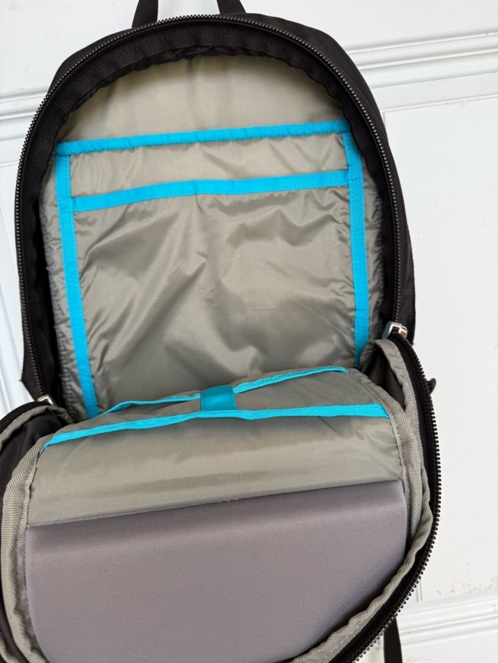 Thule Enroute Strut 15" Laptop Backpack View 3